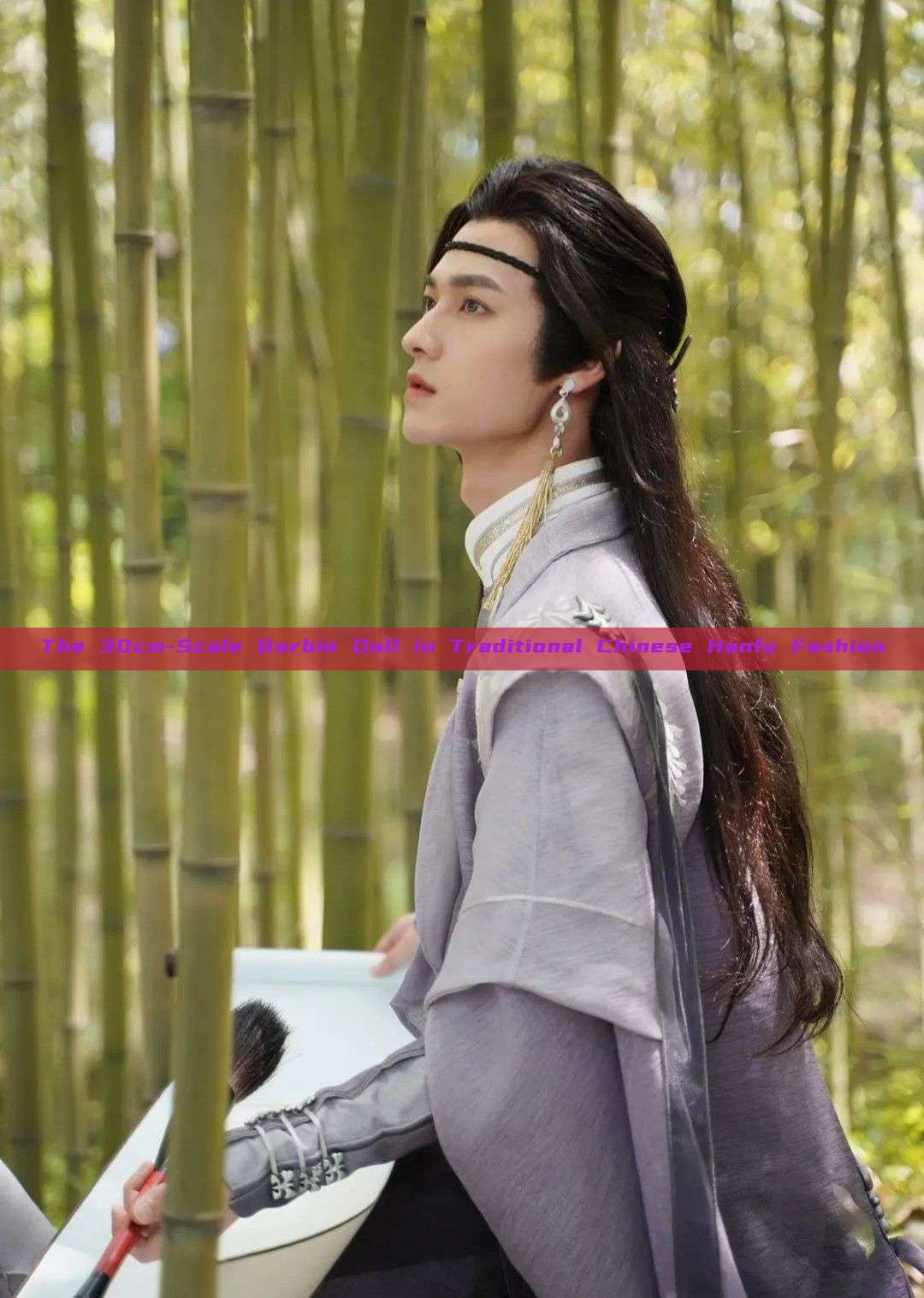 The 30cm-Scale Barbie Doll in Traditional Chinese Hanfu Fashion The 30cm-Scale Barbie Doll in Traditional Chinese Hanfu Fashion