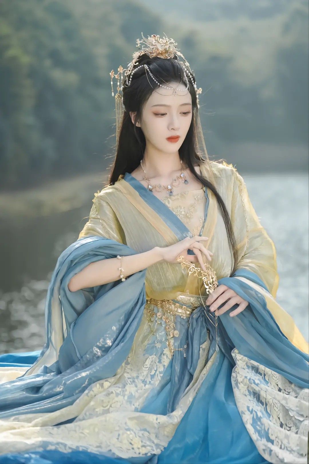 Little Girl in Traditional Chinese Costume:The Charm of 5-Year-Old Child in Hanfu Little Girl in Traditional Chinese Costume:The Charm of 5-Year-Old Child in Hanfu