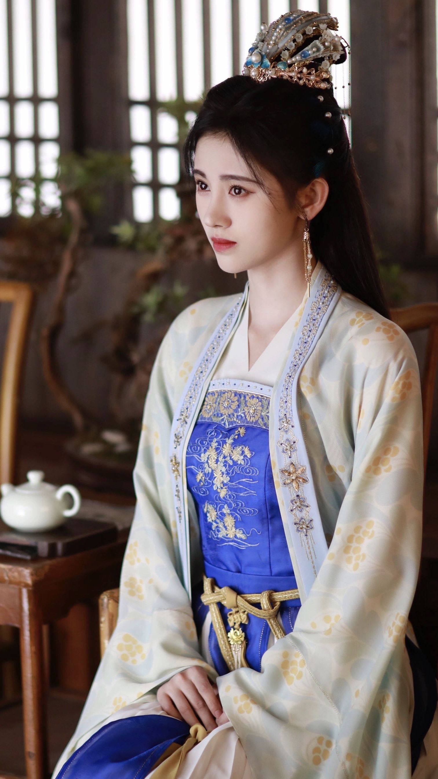 Elegant Erotica of Hanfu Fashion:Sensuality and Luxury in Traditional Chinese Attire Elegant Erotica of Hanfu Fashion:Sensuality and Luxury in Traditional Chinese Attire
