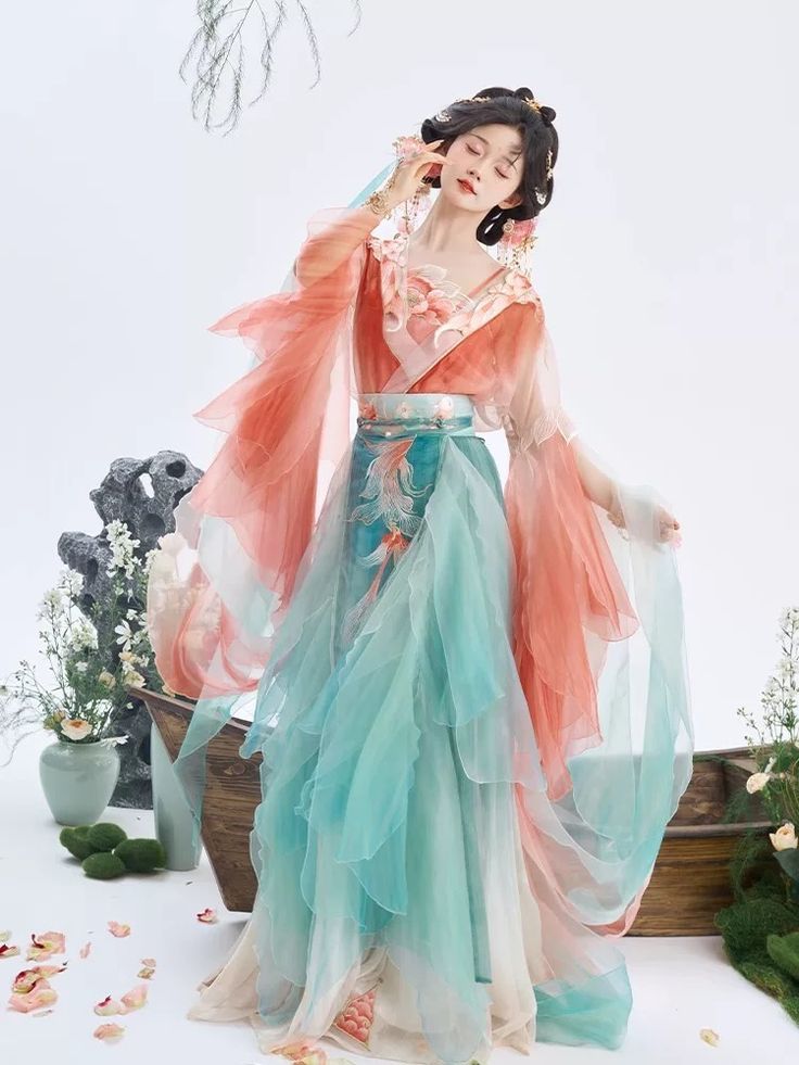 Purple Hairpins and the Revival of Hanfu Fashion Purple Hairpins and the Revival of Hanfu Fashion