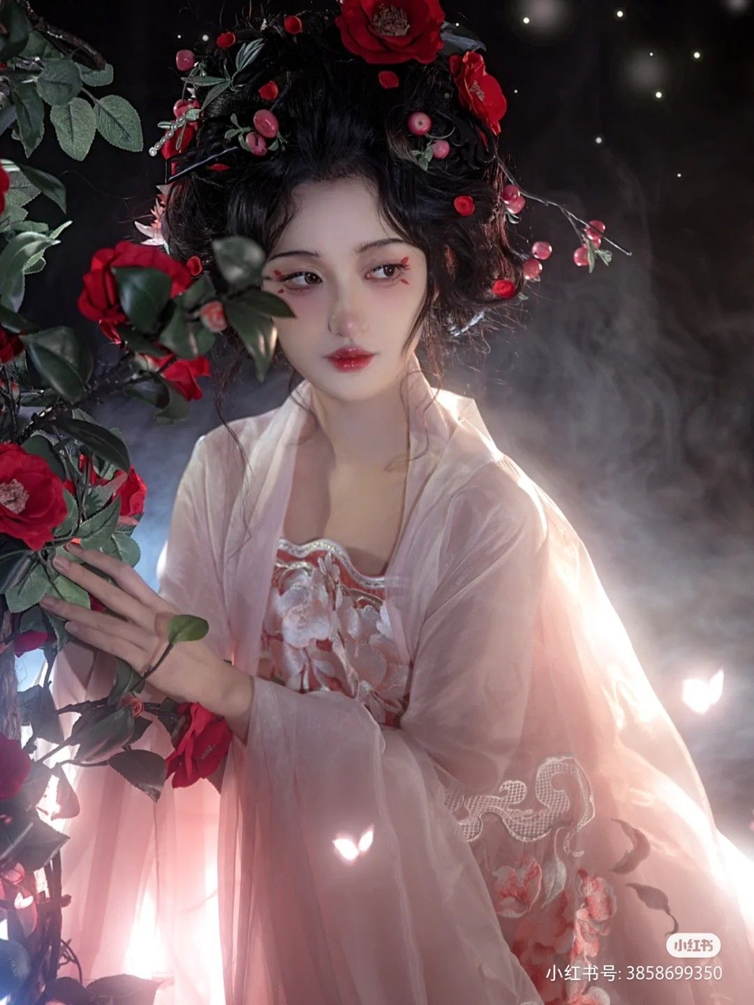The Splendor of Long Red Cheongsam:A Cultural Icon of Chinese Elegance
