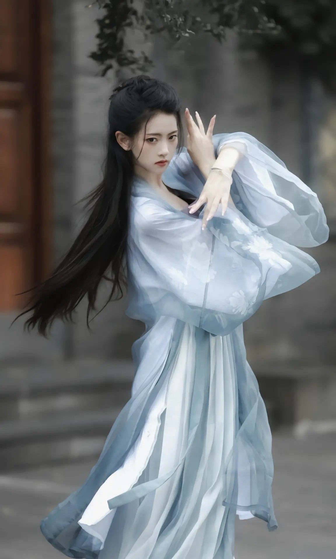 The Forbidden Charm of Horseface Skirt and its Waist Ornamentation The Forbidden Charm of Horseface Skirt and its Waist Ornamentation