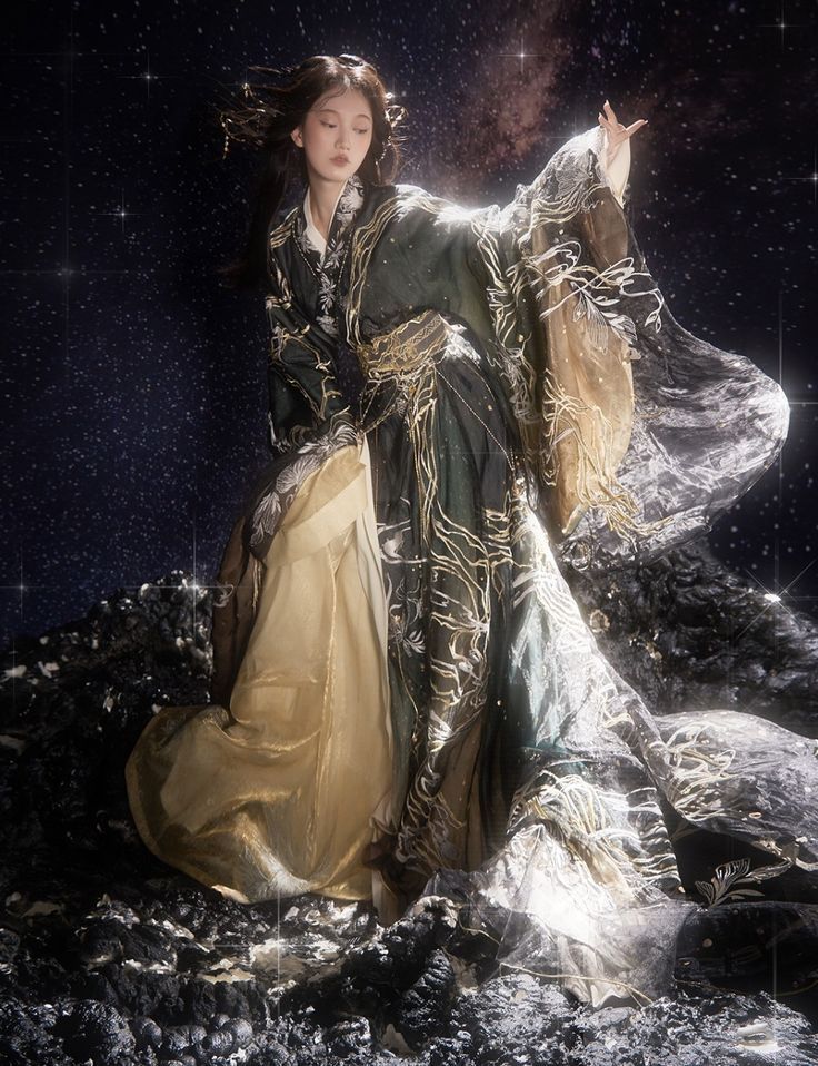 The Importance of Props in Hanfu Performance:A Guide to Traditional Chinese Costume Accessories The Importance of Props in Hanfu Performance:A Guide to Traditional Chinese Costume Accessories