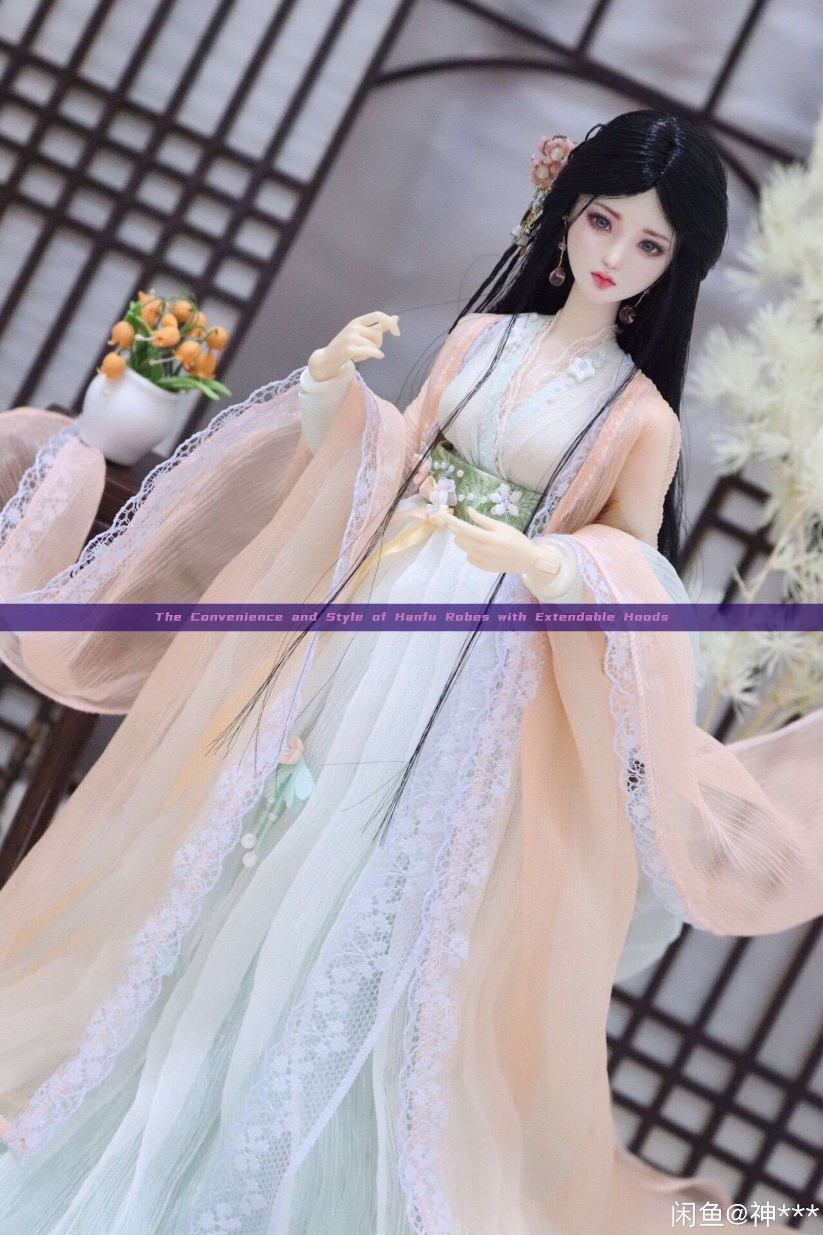 The Convenience and Style of Hanfu Robes with Extendable Hoods The Convenience and Style of Hanfu Robes with Extendable Hoods