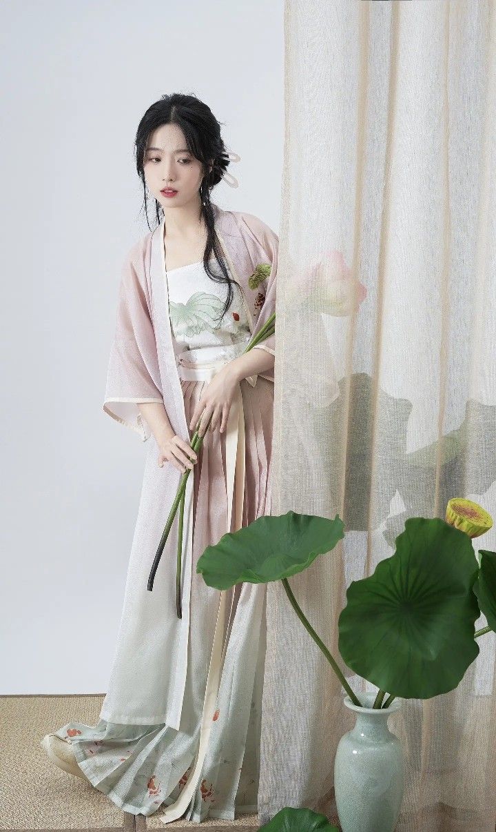 The Splendor of Qipa Womens Cheongsam:A Silk Velvet Journey in 2025 The Splendor of Qipa Womens Cheongsam:A Silk Velvet Journey in 2025