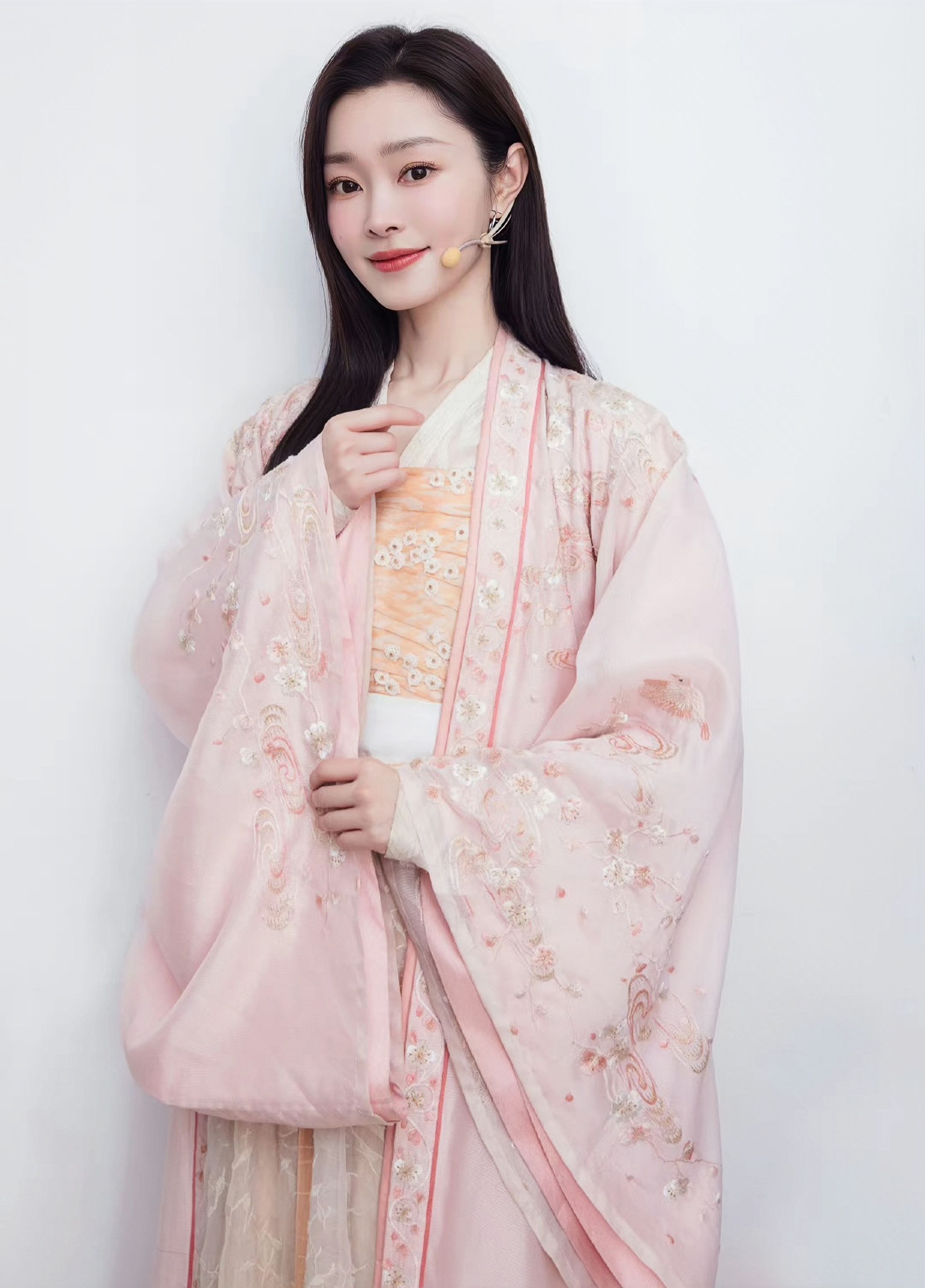 Elegant Chinese-Style Hanfu Womens Trousers:A Blend of Tradition and Modernity Elegant Chinese-Style Hanfu Womens Trousers:A Blend of Tradition and Modernity