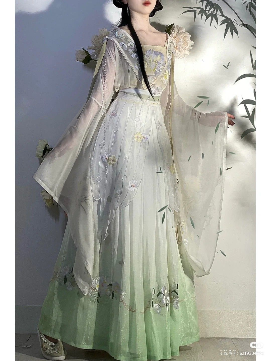 Daily Life in Song Dynasty:The Splendor of Hanfu in Song Style Daily Life in Song Dynasty:The Splendor of Hanfu in Song Style