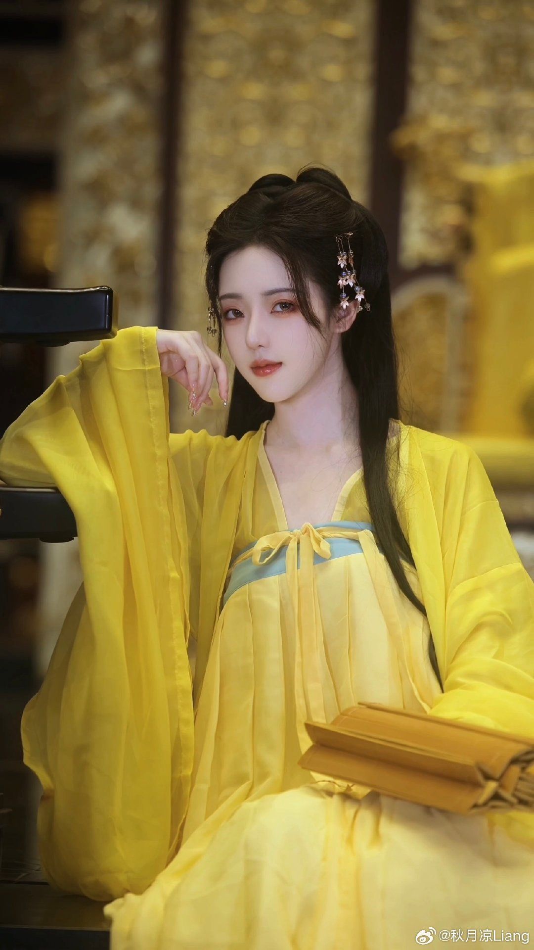 Hanfu Fashion for Junior High School Girls:Embracing Traditional Elegance in Modern Times Hanfu Fashion for Junior High School Girls:Embracing Traditional Elegance in Modern Times