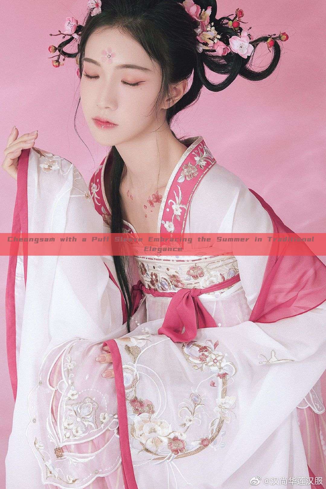 Cheongsam with a Puff Sleeve Embracing the Summer in Traditional Elegance Cheongsam with a Puff Sleeve Embracing the Summer in Traditional Elegance