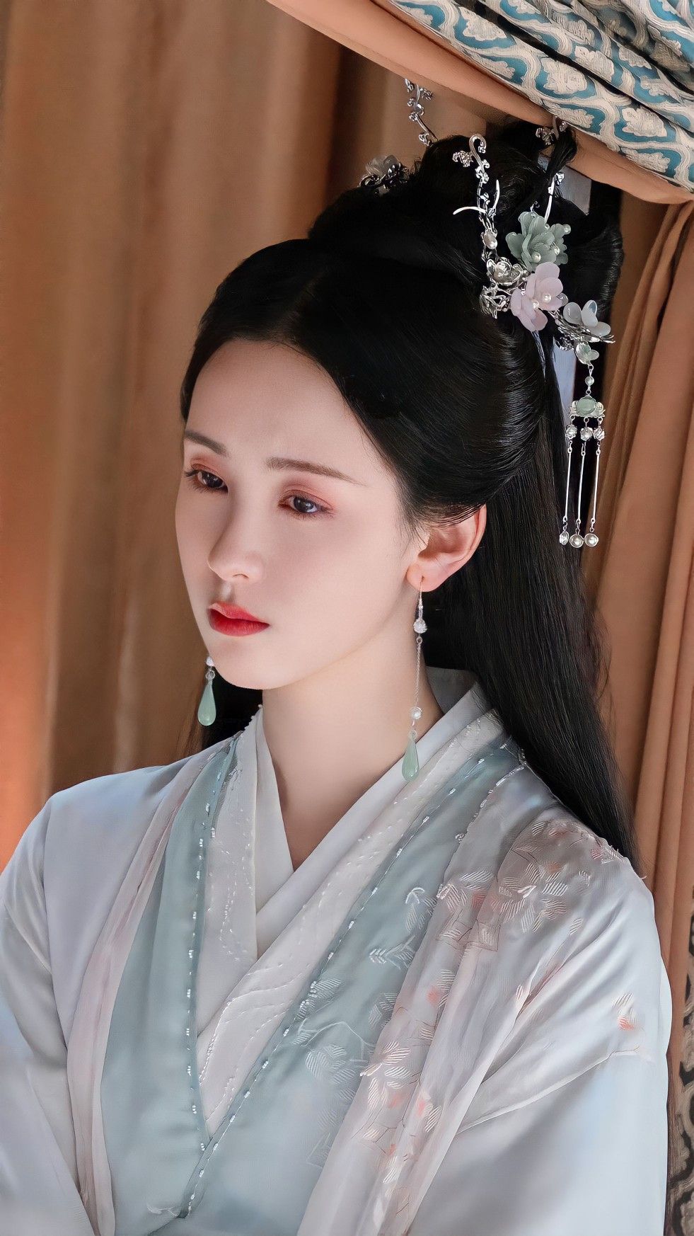 The Butterfly-Inspired Ma-Mian Skirt:A Blend of Tradition and Modernity The Butterfly-Inspired Ma-Mian Skirt:A Blend of Tradition and Modernity