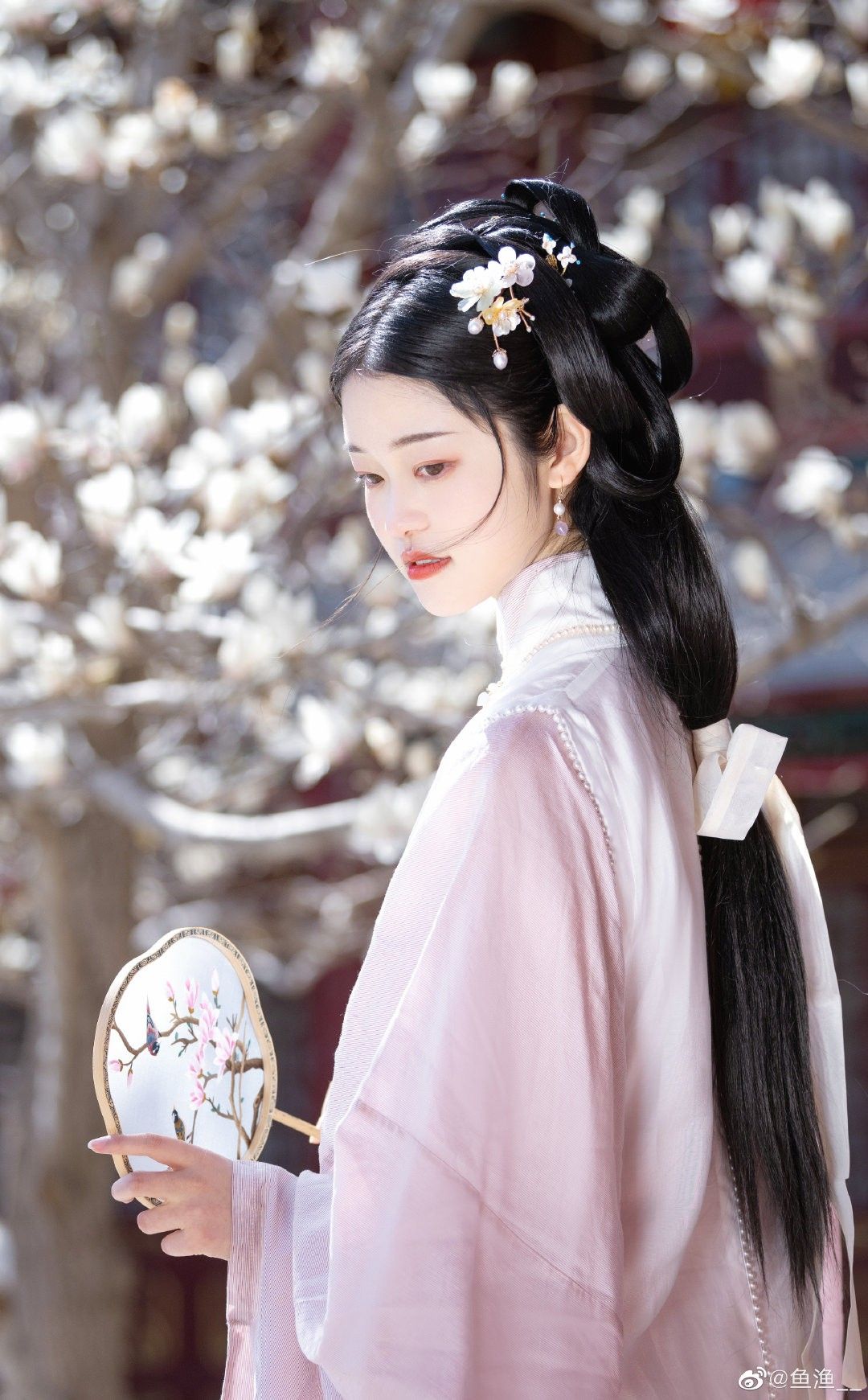 Embracing Modern Elegance:The New Chinese Style Blouse and Horseface Skirt Satin Embracing Modern Elegance:The New Chinese Style Blouse and Horseface Skirt Satin