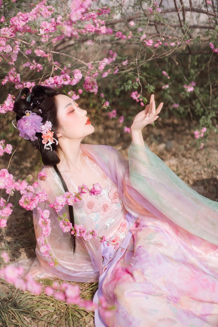 The Elegance of a Handbag and Cheongsam:A Cultural Fusion The Elegance of a Handbag and Cheongsam:A Cultural Fusion