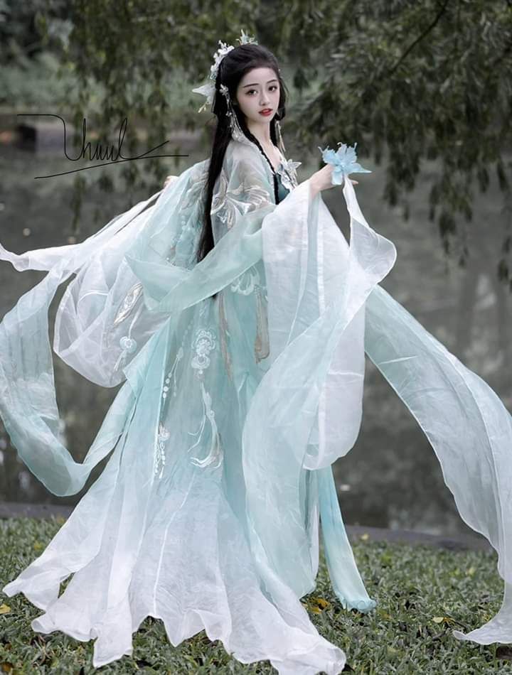 Plus-Size Hanfu Fashion:Embracing the Beauty of Curvier Women in Traditional Chinese Attire Plus-Size Hanfu Fashion:Embracing the Beauty of Curvier Women in Traditional Chinese Attire