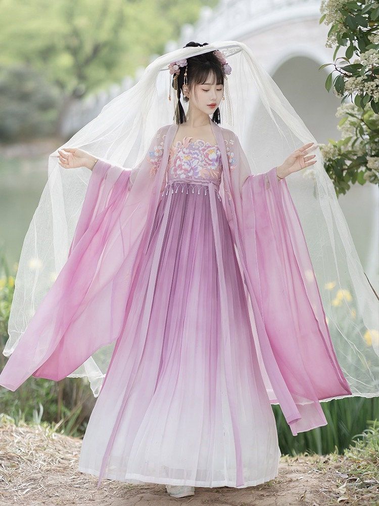 The Cheongsam Skirt:Embodying Chinese Heritage in Fashion The Cheongsam Skirt:Embodying Chinese Heritage in Fashion
