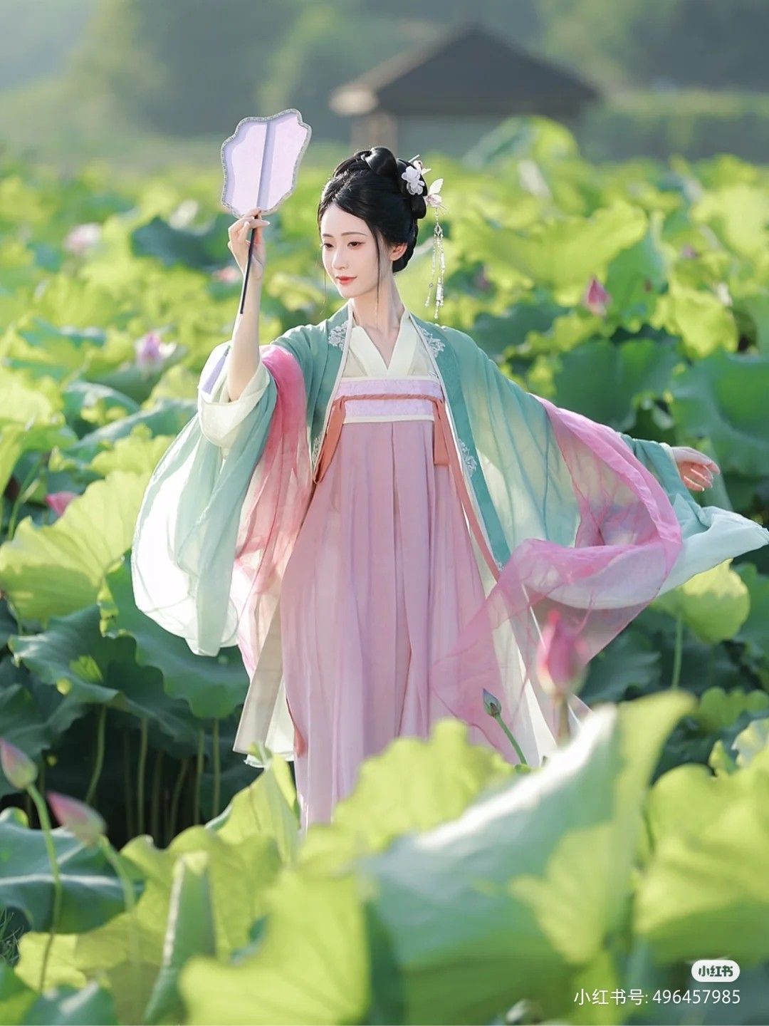 Embracing the Seduction of Short-Style Cheongsam:A Journey into Its Slimming Charm Embracing the Seduction of Short-Style Cheongsam:A Journey into Its Slimming Charm