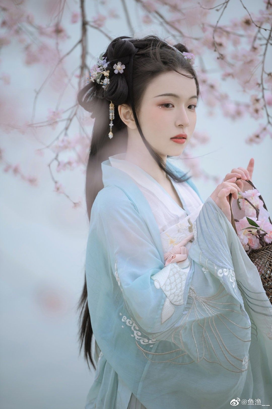 Winter Tang-Style Womens Clothing:Embracing the Essence of Chinese Heritage Winter Tang-Style Womens Clothing:Embracing the Essence of Chinese Heritage