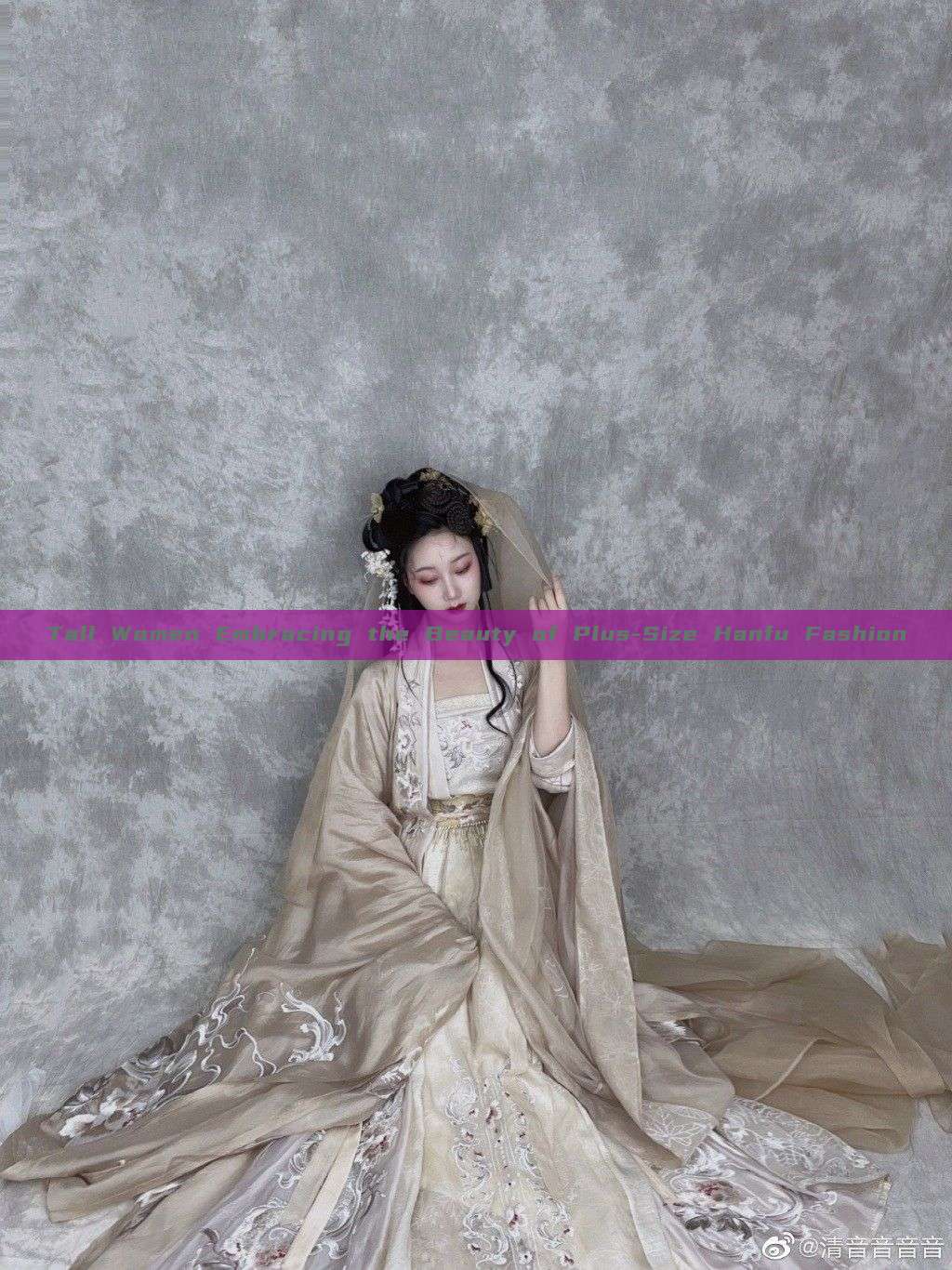 Tall Women Embracing the Beauty of Plus-Size Hanfu Fashion Tall Women Embracing the Beauty of Plus-Size Hanfu Fashion