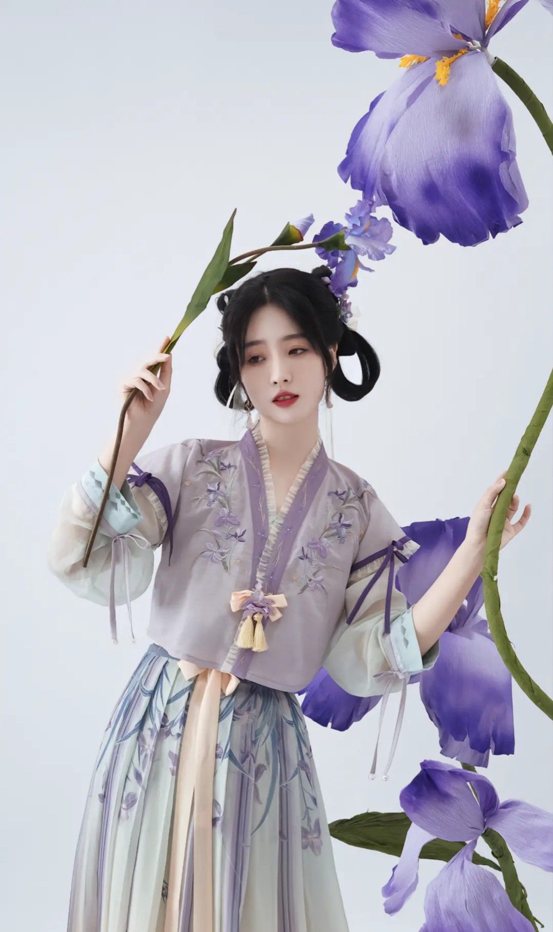 The Enchanting Charm of Chinese Dance Costume:Qipao The Enchanting Charm of Chinese Dance Costume:Qipao