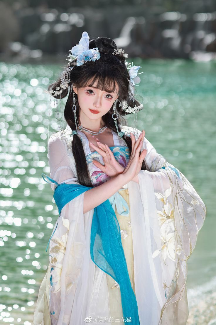 Exploring the World of Girls Hanfu Tops:A Detailed Analysis of Single-Piece Upperwear Exploring the World of Girls Hanfu Tops:A Detailed Analysis of Single-Piece Upperwear