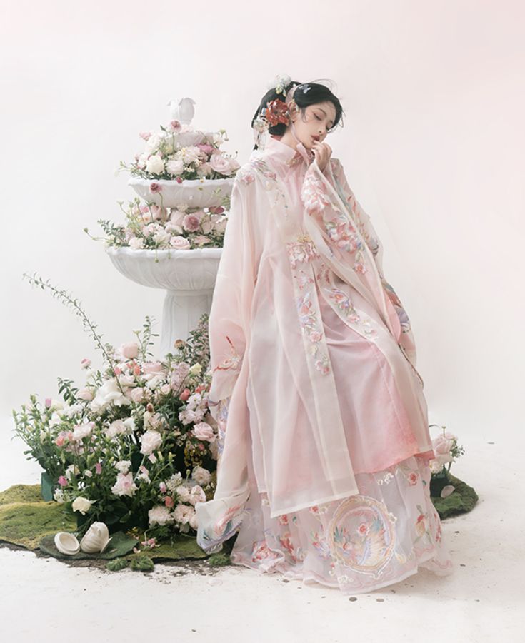 The Elegance of a 6-Meter Horseface Skirt:A Closer Look into its History and Craftsmanship