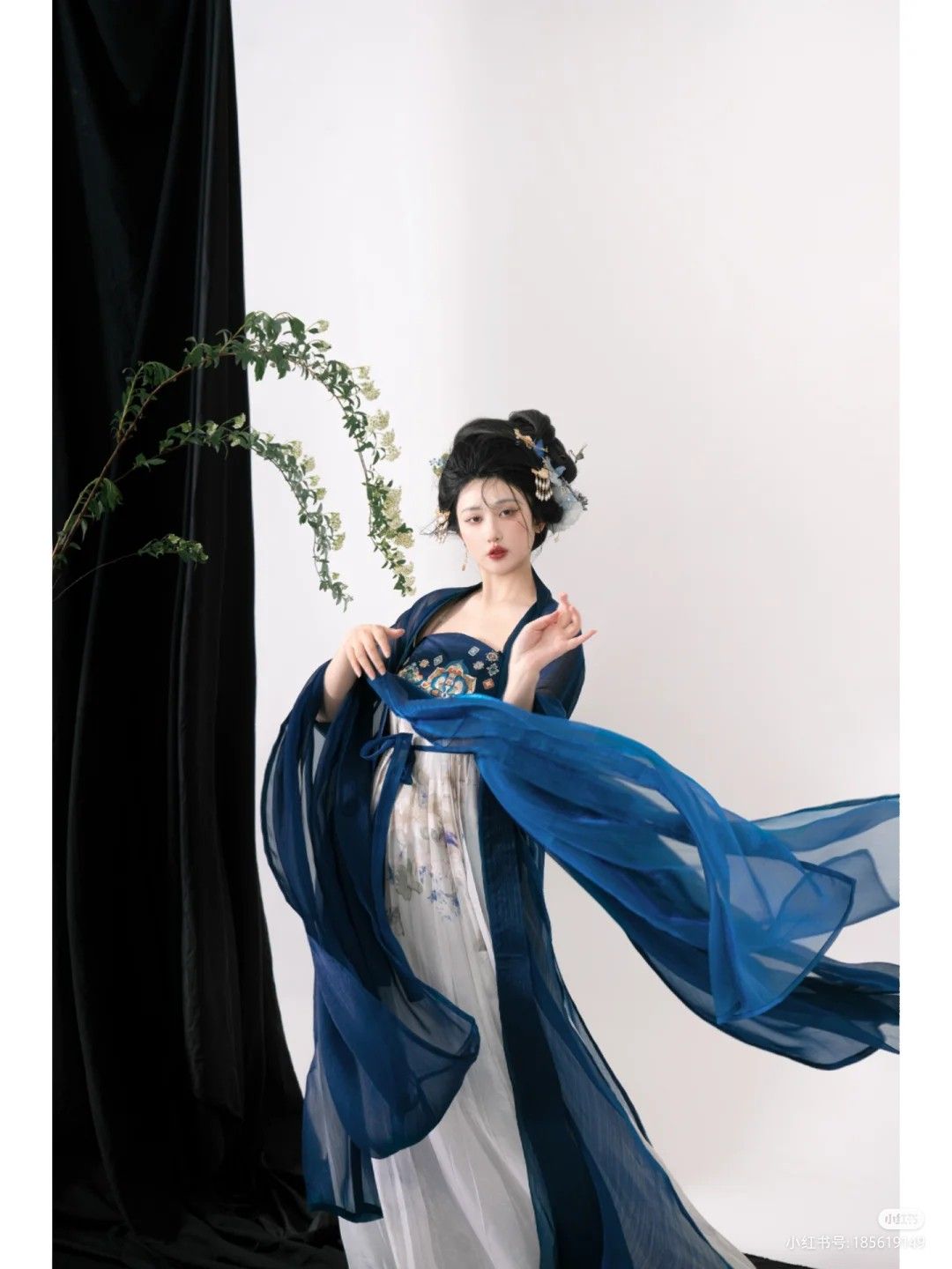 Elegance in Black:The Allure of a Horse-Face Skirt in Spring and Summer Elegance in Black:The Allure of a Horse-Face Skirt in Spring and Summer