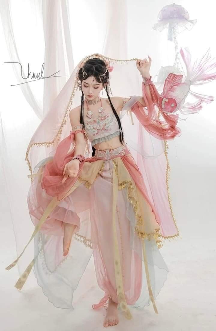 Xuan Jis Hanfu Fashion:A Journey Through Traditional Chinese Elegance Xuan Jis Hanfu Fashion:A Journey Through Traditional Chinese Elegance