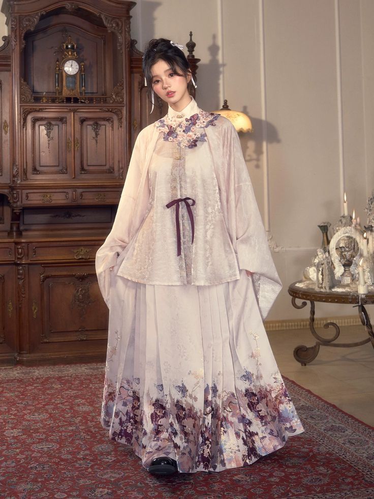 Reimagining Traditional Cheongsam:A Summer Short-Length Version Reimagining Traditional Cheongsam:A Summer Short-Length Version