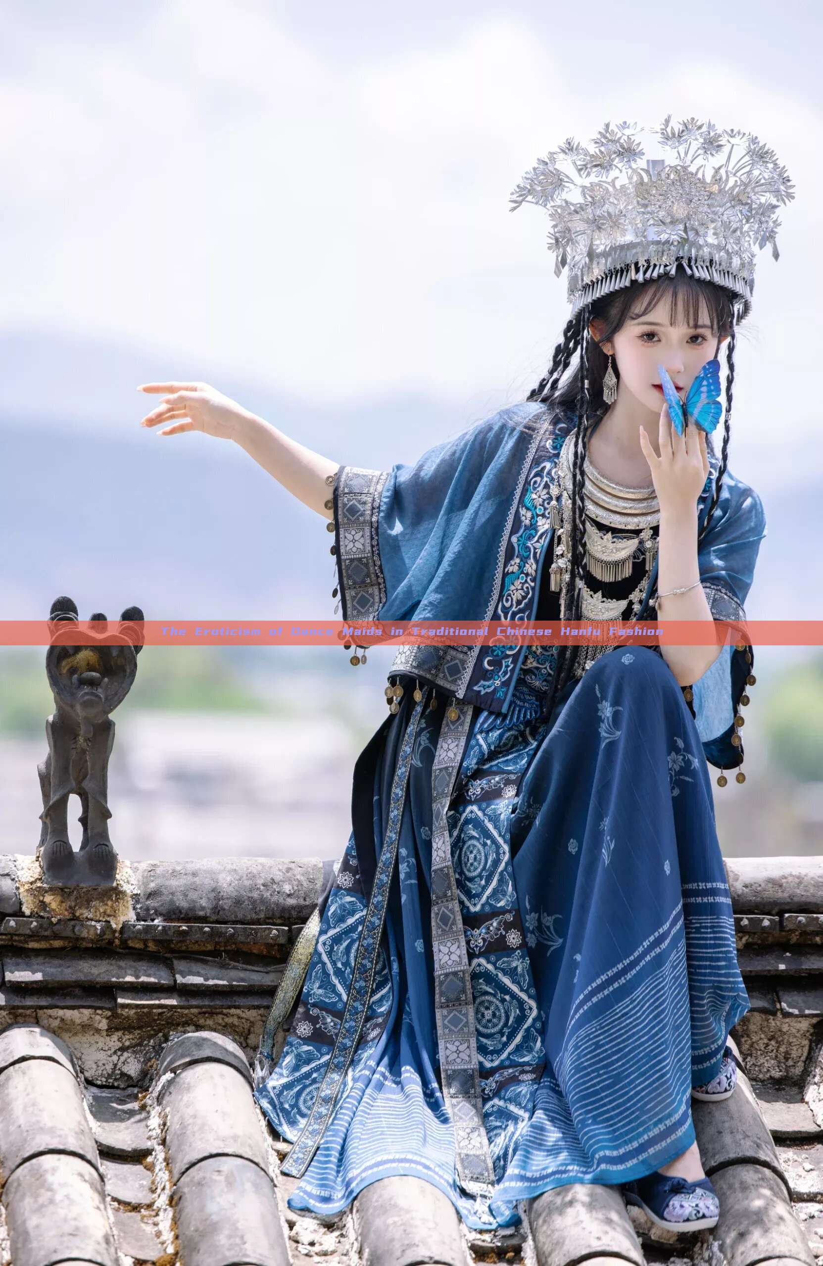 The Eroticism of Dance Maids in Traditional Chinese Hanfu Fashion The Eroticism of Dance Maids in Traditional Chinese Hanfu Fashion