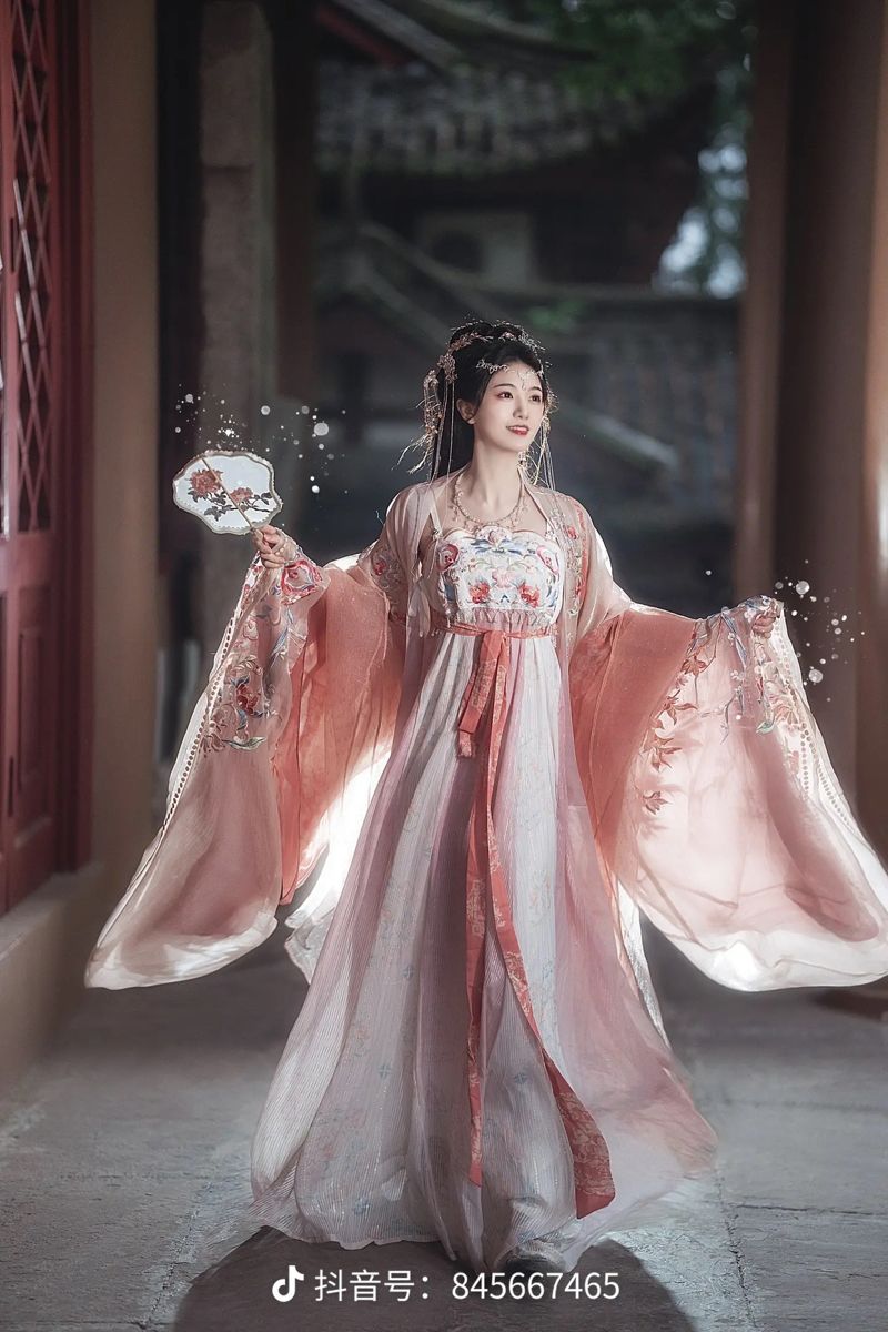 Childrens Cotton Cheongsam:A Traditional Style for Modern Kids Childrens Cotton Cheongsam:A Traditional Style for Modern Kids
