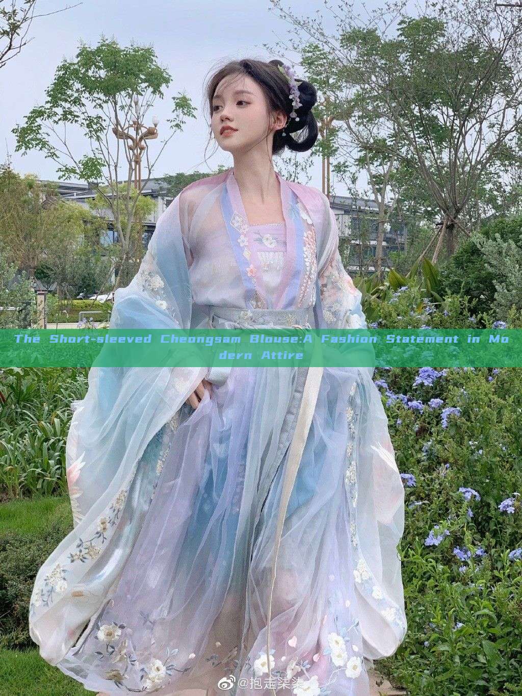 The Short-sleeved Cheongsam Blouse:A Fashion Statement in Modern Attire The Short-sleeved Cheongsam Blouse:A Fashion Statement in Modern Attire