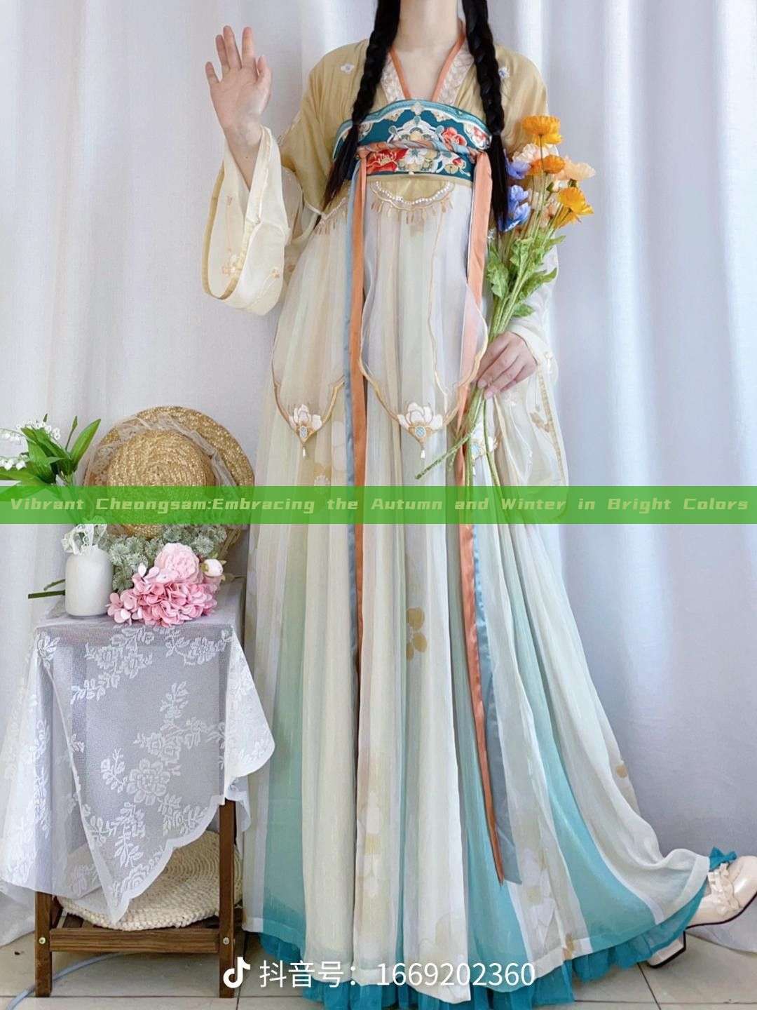 Vibrant Cheongsam:Embracing the Autumn and Winter in Bright Colors Vibrant Cheongsam:Embracing the Autumn and Winter in Bright Colors