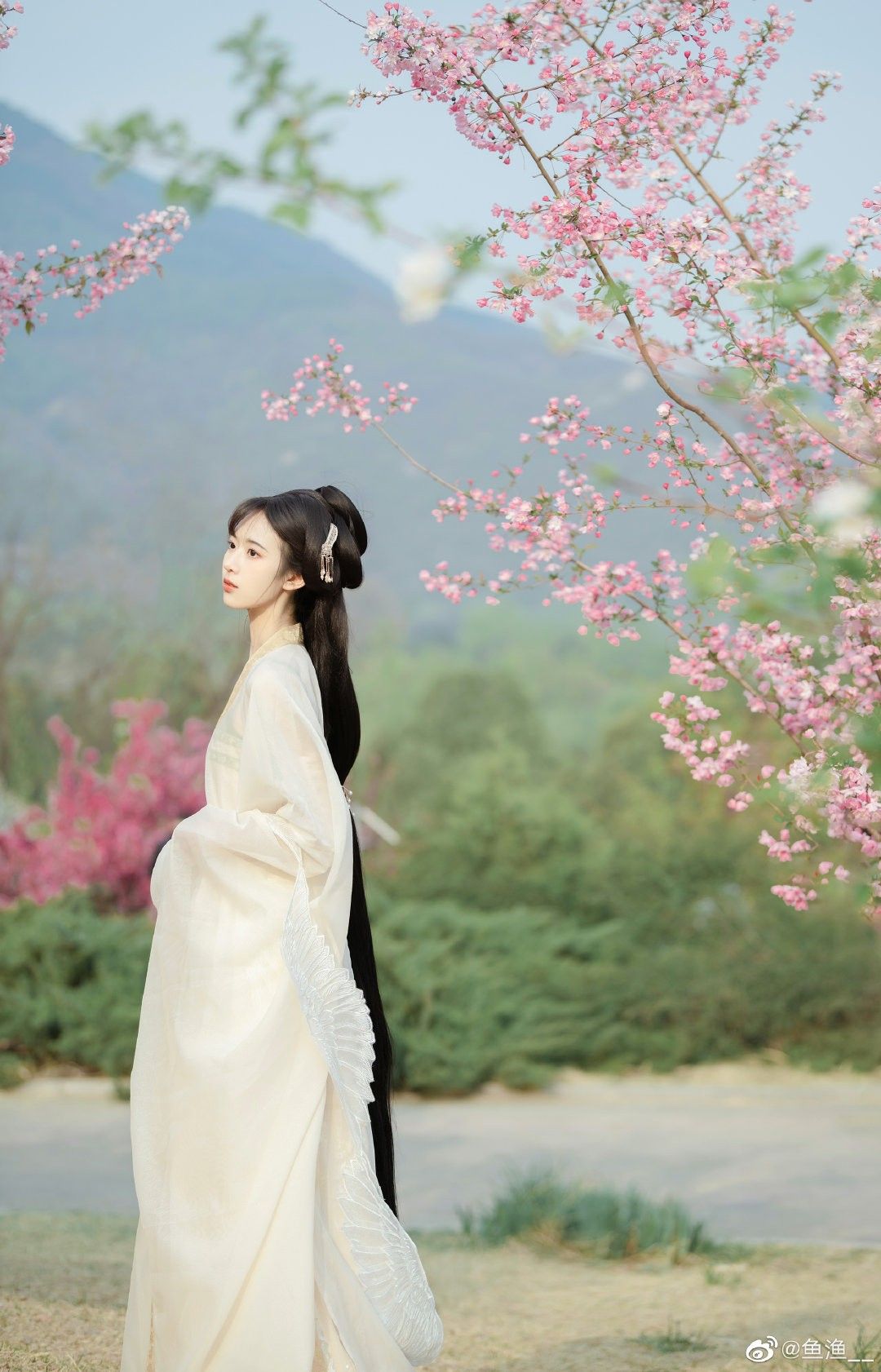 The Enchanting Beauty of Tang-Era Hanfu:An Ancient Style of Chinese Womens Attire The Enchanting Beauty of Tang-Era Hanfu:An Ancient Style of Chinese Womens Attire