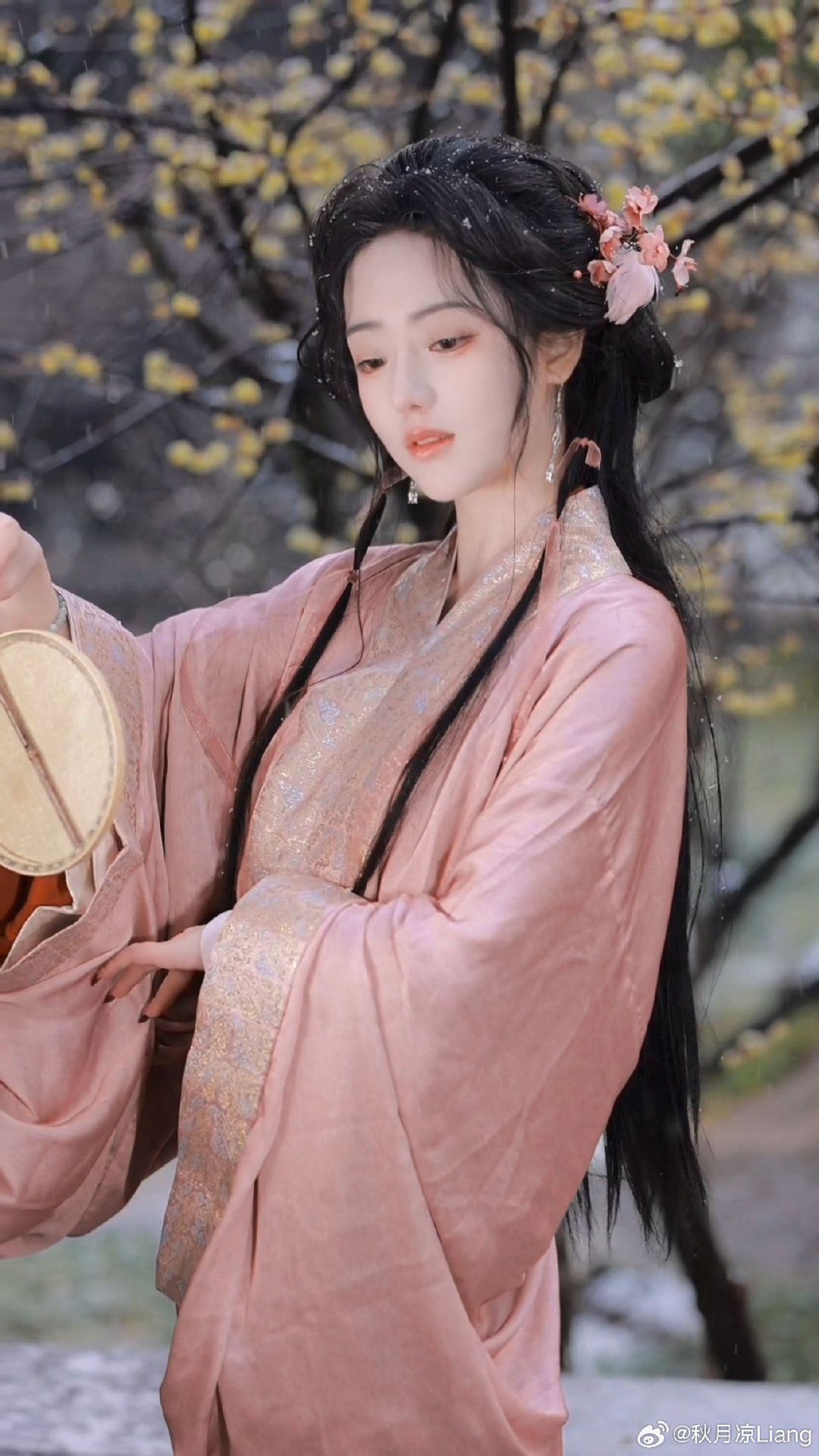 Green Ancient Costume Hanfu:Exploring the Beauty of Traditional Chinese Attire Green Ancient Costume Hanfu:Exploring the Beauty of Traditional Chinese Attire