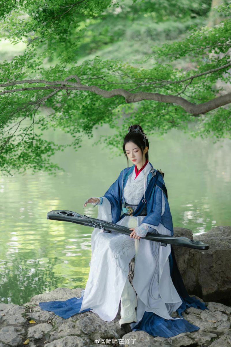 The Splendid Splendor of Zhenjis Hanfu:A Journey into Traditional Chinese Elegance The Splendid Splendor of Zhenjis Hanfu:A Journey into Traditional Chinese Elegance