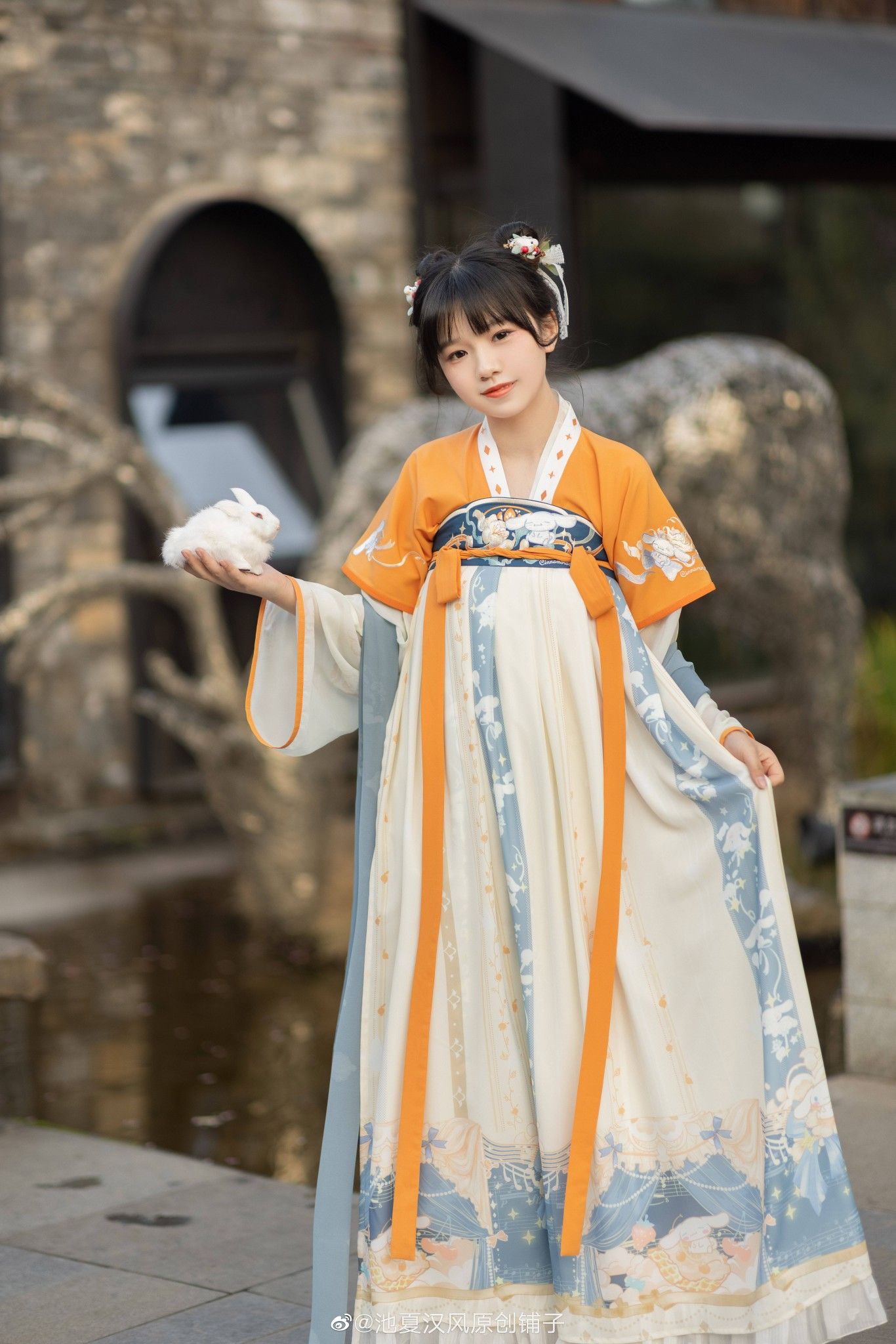 Qiantang Beauty in Cheongsam Splendor:The Story of Qipao Fashioned for Modern Elegance Qiantang Beauty in Cheongsam Splendor:The Story of Qipao Fashioned for Modern Elegance