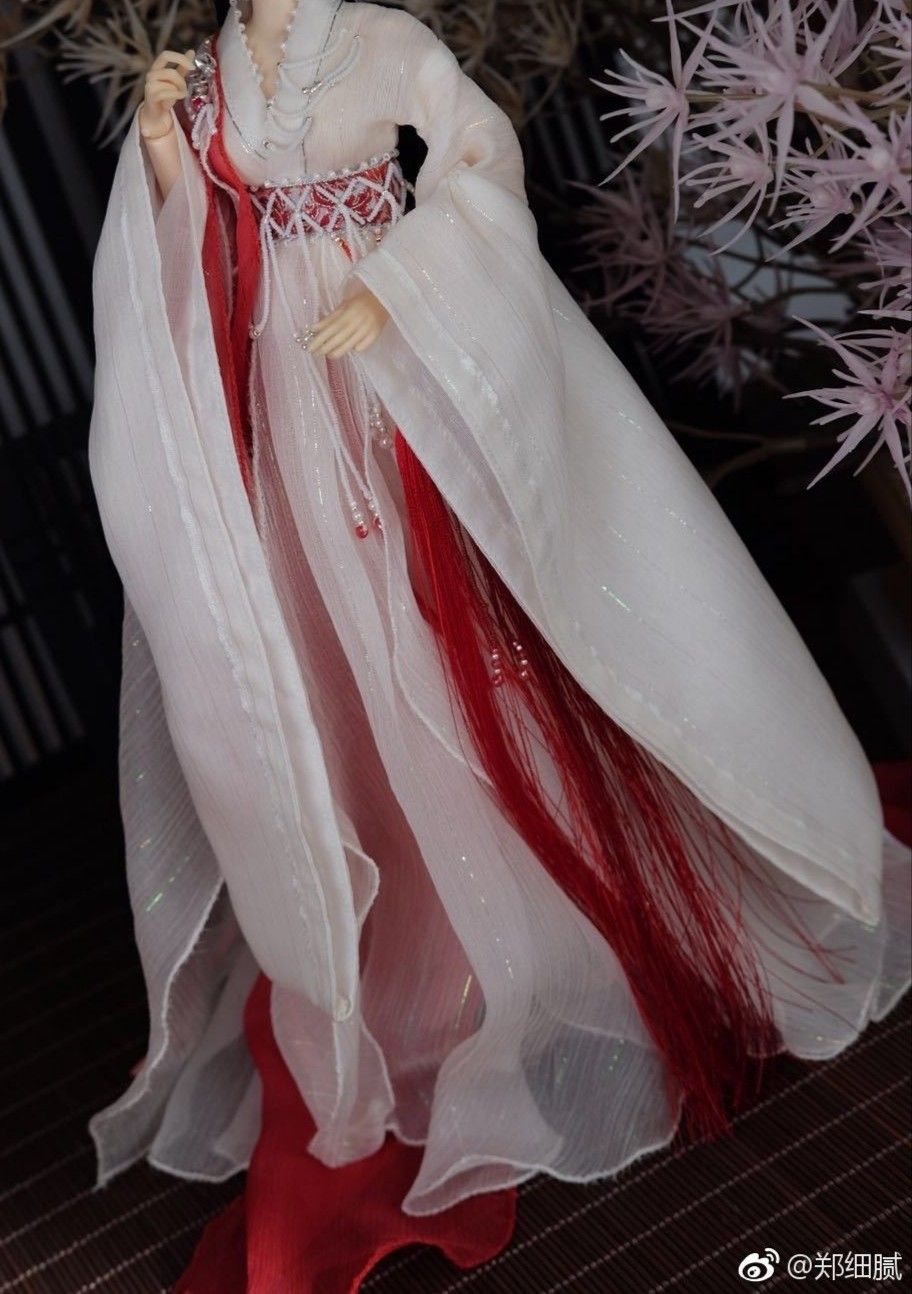 The Elegance of Cheongsam Wedding Gowns:A Journey into the Beauty of the Bride-to-Be The Elegance of Cheongsam Wedding Gowns:A Journey into the Beauty of the Bride-to-Be