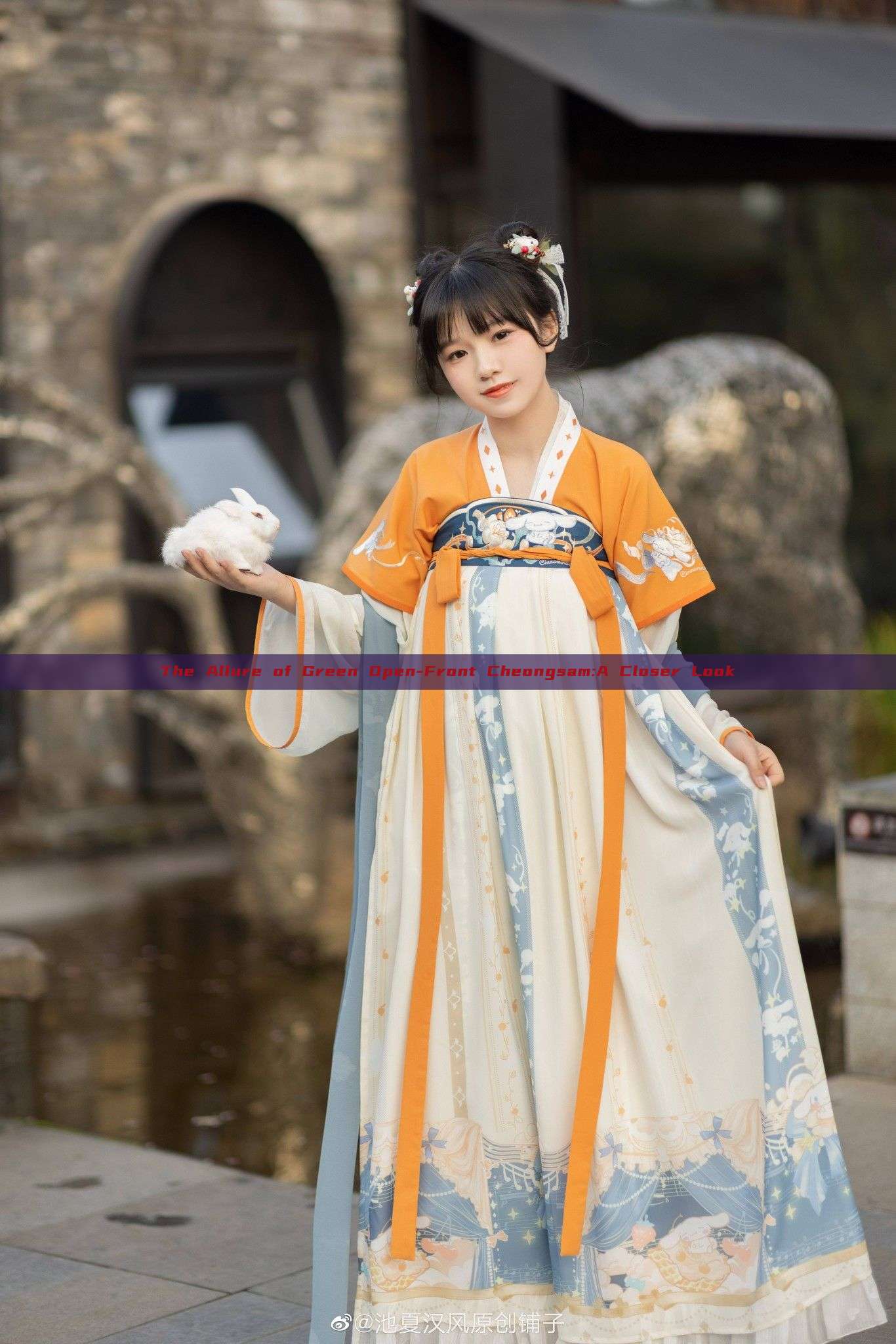 The Allure of Green Open-Front Cheongsam:A Closer Look