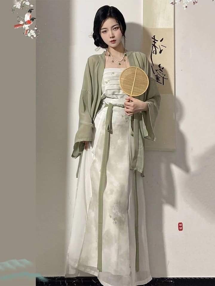 The Enchantment of Hanfu:The Purples of Ancient China The Enchantment of Hanfu:The Purples of Ancient China