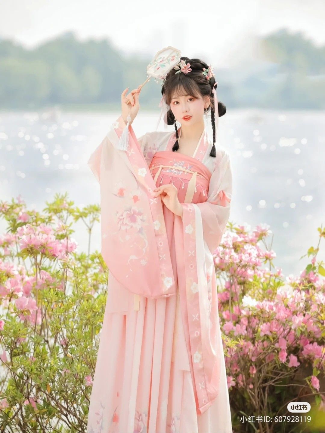 Han Zhonglings Original Hanfu:Unveiling the Essence of Traditional Chinese Fashion Han Zhonglings Original Hanfu:Unveiling the Essence of Traditional Chinese Fashion