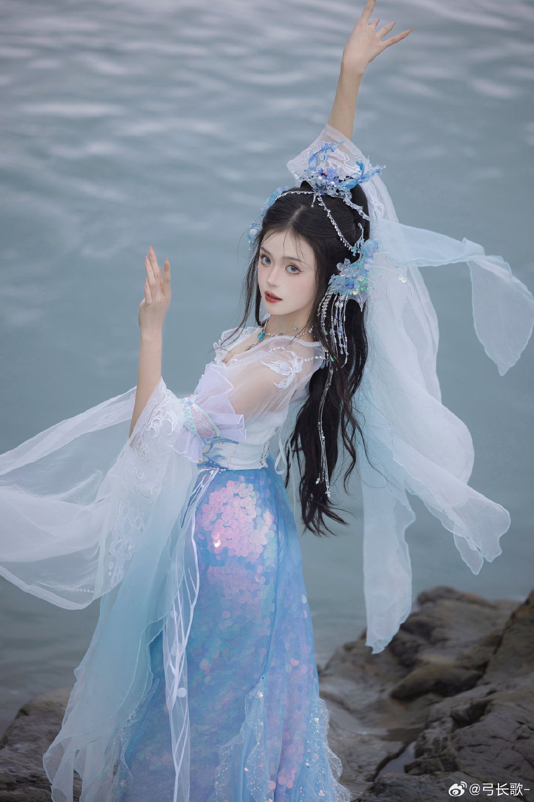 The Red Mid-Length Horseface Skirt in Traditional Chinese Fashion The Red Mid-Length Horseface Skirt in Traditional Chinese Fashion