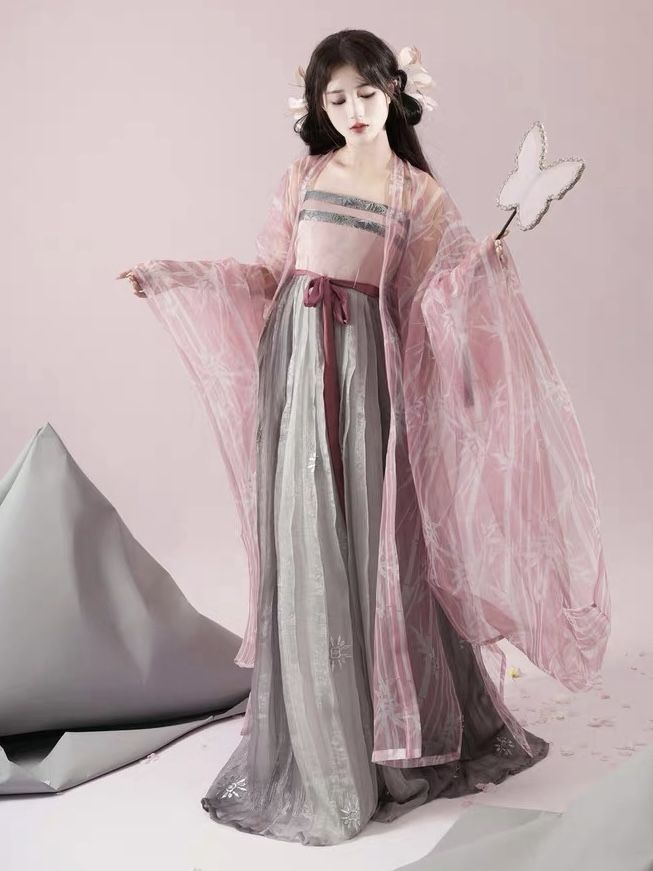 Embracing the Charm of Cheongsam:A Guide for Short Girls with a Height of 155cm