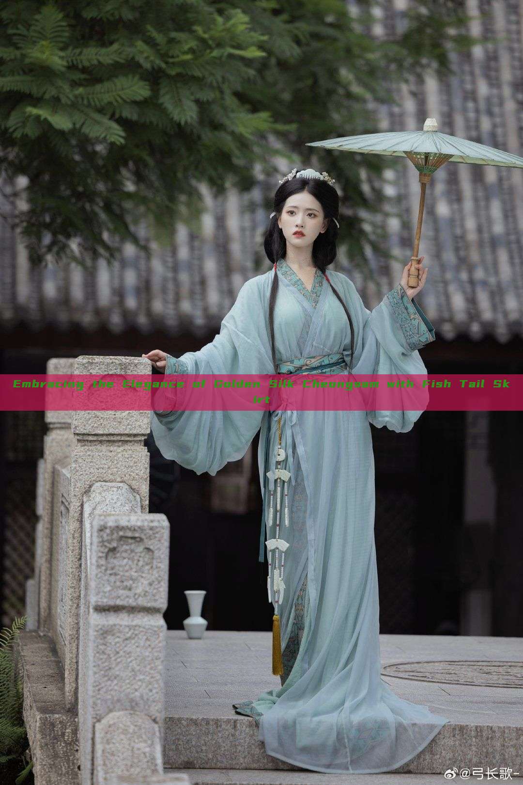 Embracing the Elegance of Golden Silk Cheongsam with Fish Tail Skirt Embracing the Elegance of Golden Silk Cheongsam with Fish Tail Skirt