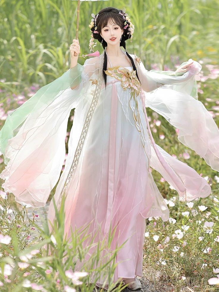 Elegant Harmony:The Fusion of Traditional Hanfu and Modern High Heels Elegant Harmony:The Fusion of Traditional Hanfu and Modern High Heels