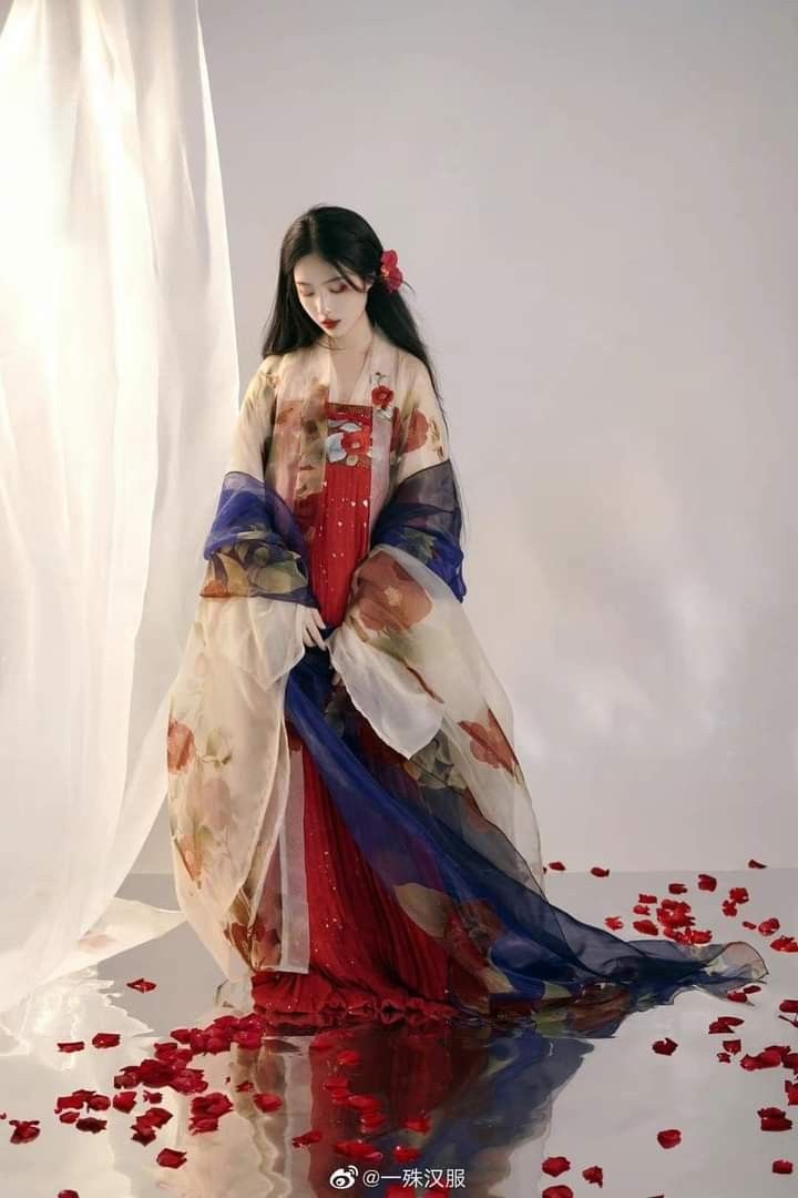 Dream Nianchang:The Original Story of Traditional Chinese Clothing Dream Nianchang:The Original Story of Traditional Chinese Clothing