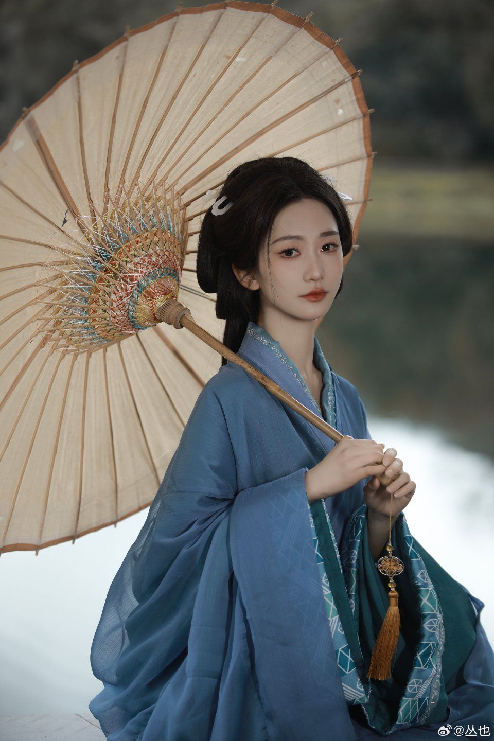 The Revival of Cheongsam:Student Embracing Traditional Elegance The Revival of Cheongsam:Student Embracing Traditional Elegance