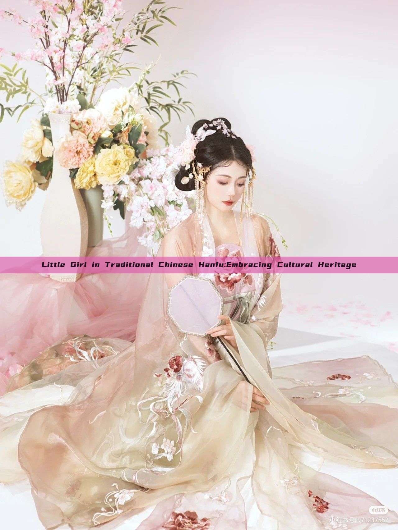 Little Girl in Traditional Chinese Hanfu:Embracing Cultural Heritage Little Girl in Traditional Chinese Hanfu:Embracing Cultural Heritage