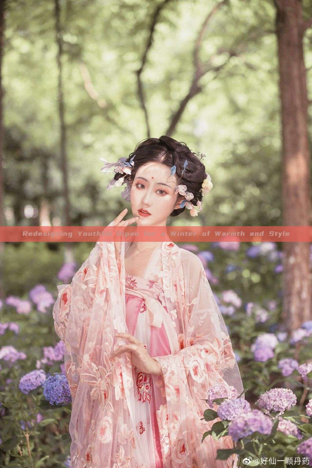 Redesigning Youthful Qipao for a Winter of Warmth and Style Redesigning Youthful Qipao for a Winter of Warmth and Style