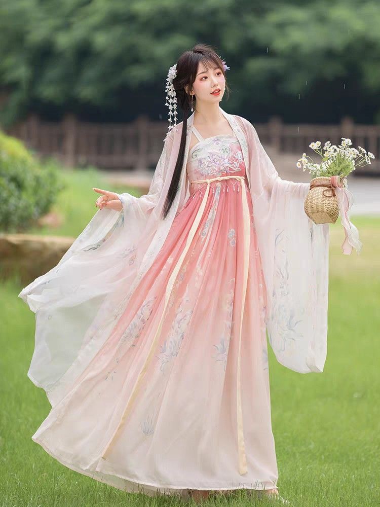 Traditional Chinese Style Horseface Skirt for Girls:Spring and Autumn Fashion Trends Traditional Chinese Style Horseface Skirt for Girls:Spring and Autumn Fashion Trends