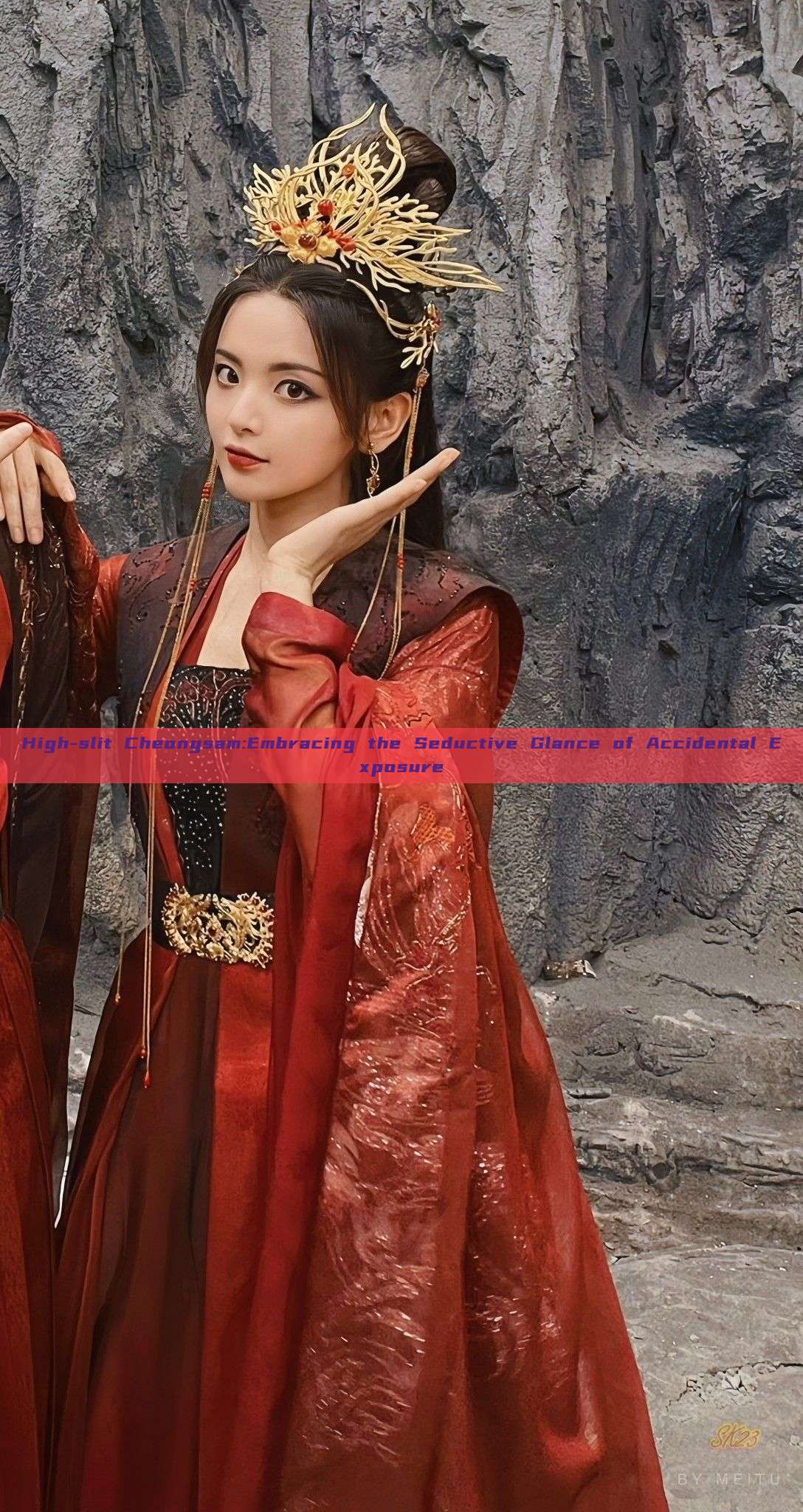 High-slit Cheongsam:Embracing the Seductive Glance of Accidental Exposure High-slit Cheongsam:Embracing the Seductive Glance of Accidental Exposure
