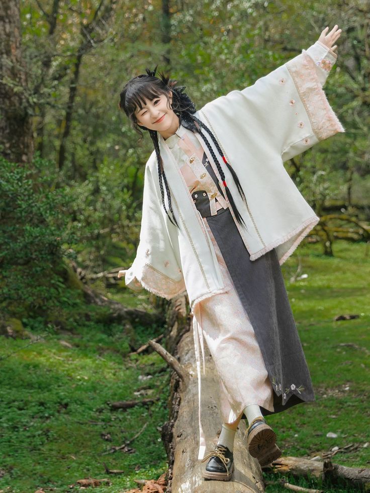 The Splendor of Martial Zhou Hanfu:A Journey into Traditional Chinese Clothing The Splendor of Martial Zhou Hanfu:A Journey into Traditional Chinese Clothing